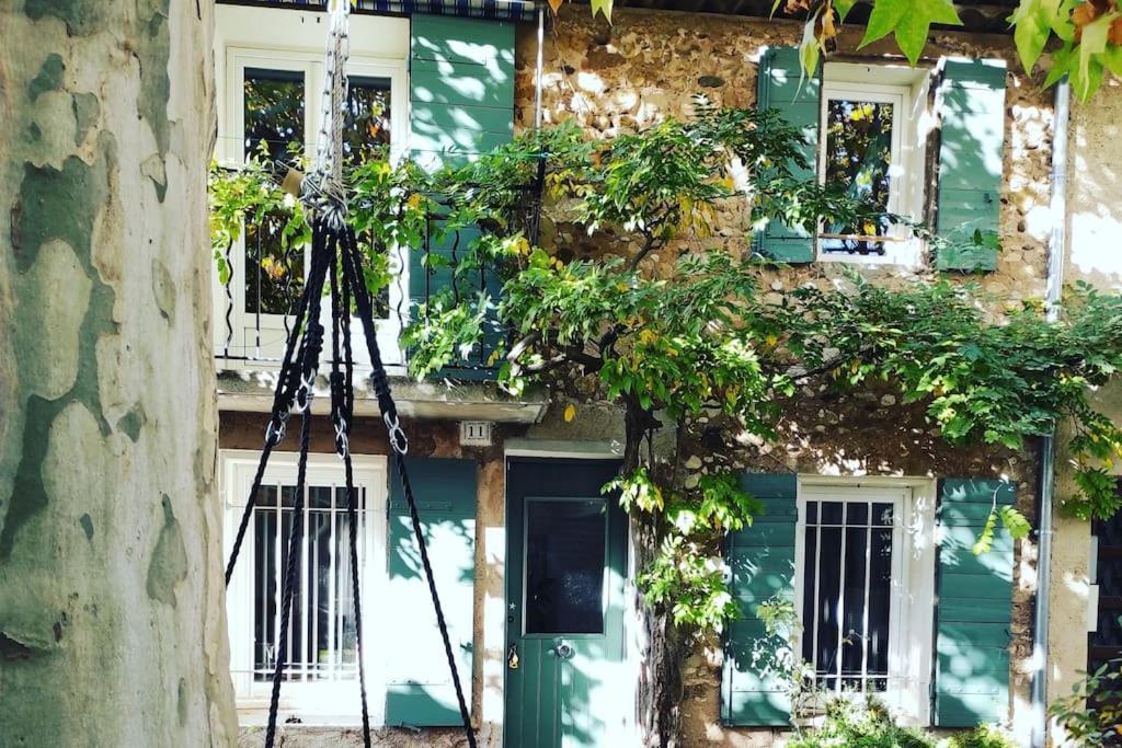 Charmante Maison De Village Provencale 85 M2 *